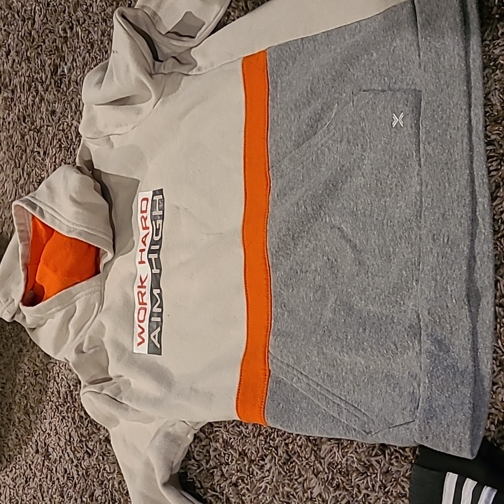 Sweatsuit - Picture 3 of 4